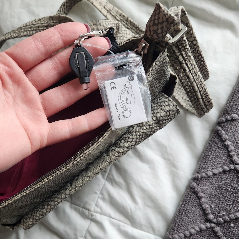 Travelon Anti Theft Snake Print Cross Body Purse - Picture 5 of 7